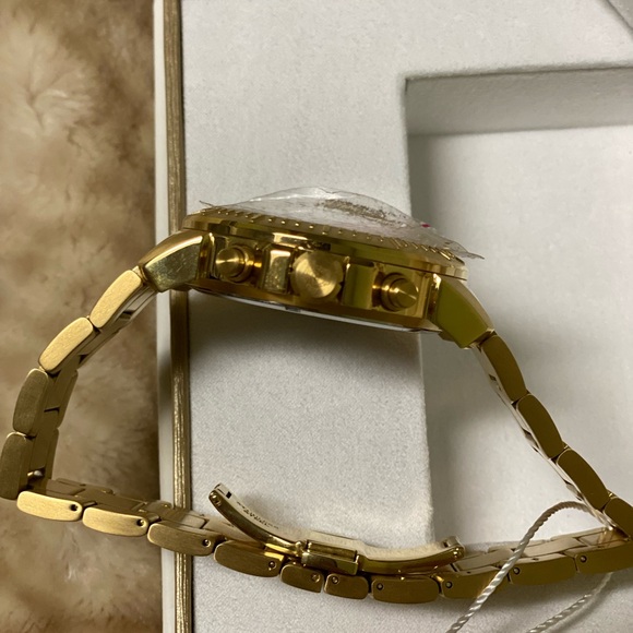 Versace - Picture 9 of 12